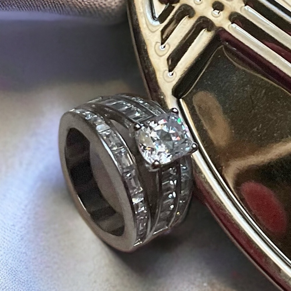 Diamonique Diamond & Sterling 3 Row Band Ring - Sz 6 💍
